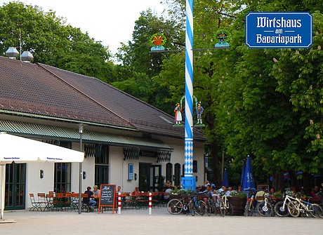 Wirtshaus Haupteingang - Biergarten
